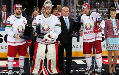 Лукашенко назвал "позорищем" выступление сборной Беларуси на ЧМ по хоккею