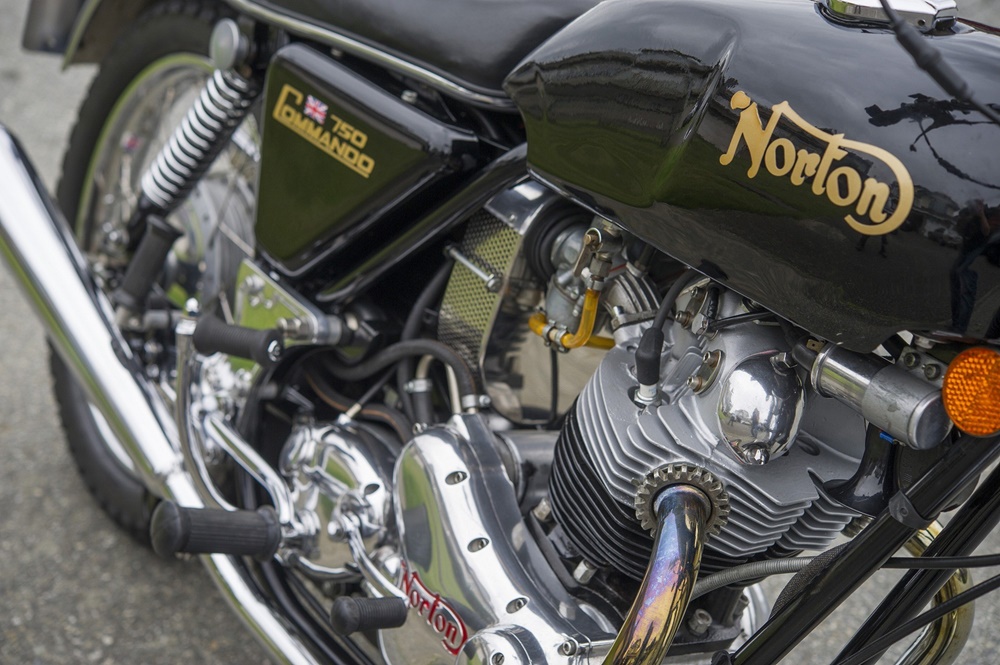 83-летний Джил Ярроу собрался в большое путешествие на мотоцикле Norton