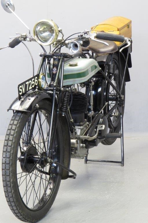 Старинный мотоцикл Triumph Model P 1926