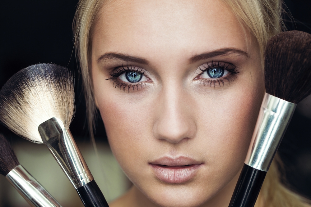 Как продлить стойкость макияжа: топ-5 способов от визажистов