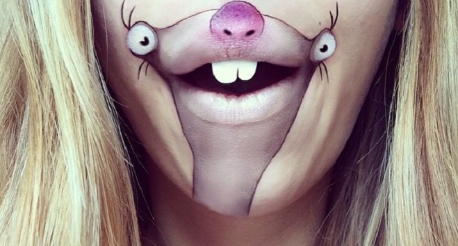 Девушка создает поразительный боди-арт на губах (ФОТО)