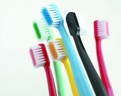 9 неожиданных способов применения зубной щетки