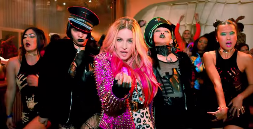 Мадонна представила новый клип c лесбийскими поцелуями и танцами (ВИДЕО)