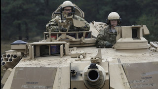 Латвия разместит у себя тяжелую военную технику из США