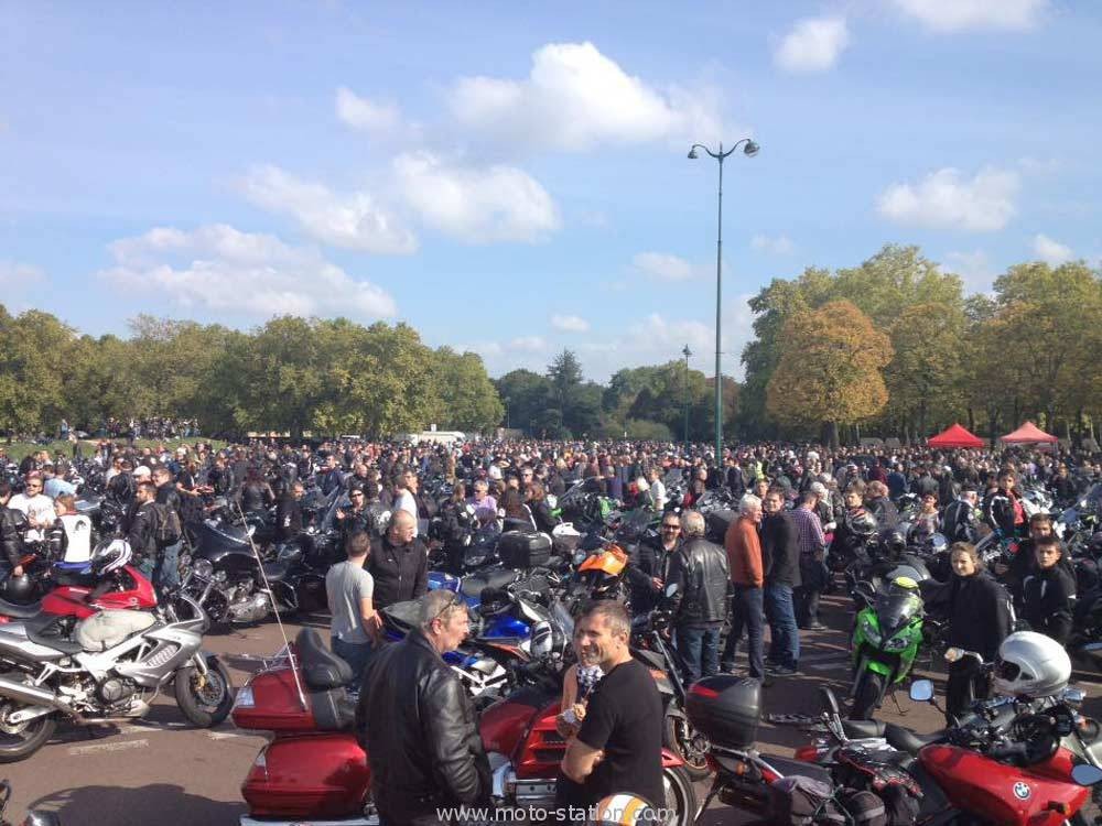 Многотысячный протест мотоциклистов во Франции